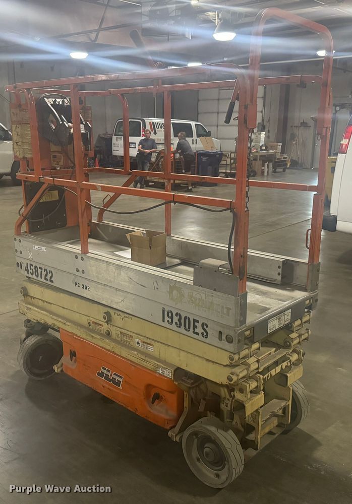 image for item MV9033 JLG 1930ES scissor lift