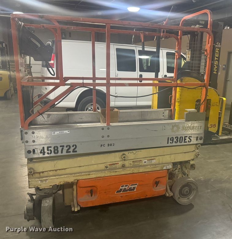 image for item MV9033 JLG 1930ES scissor lift