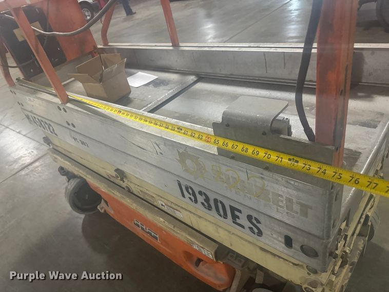 image for item MV9033 JLG 1930ES scissor lift