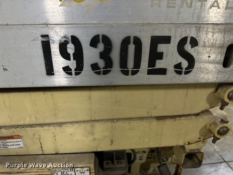 image for item MV9033 JLG 1930ES scissor lift