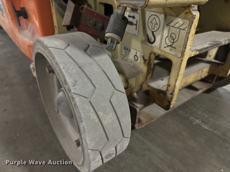 image for item MV9033 JLG 1930ES scissor lift