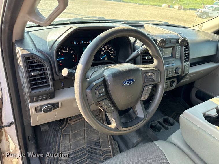 image for item MV9035 2016 Ford F150 SuperCab pickup truck