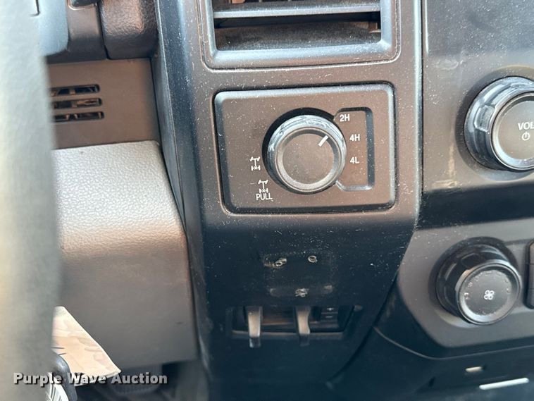 image for item MV9035 2016 Ford F150 SuperCab pickup truck