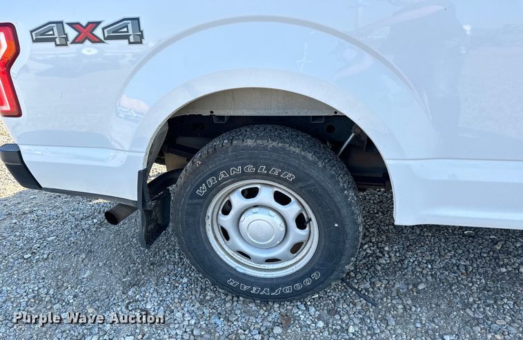 image for item MV9035 2016 Ford F150 SuperCab pickup truck