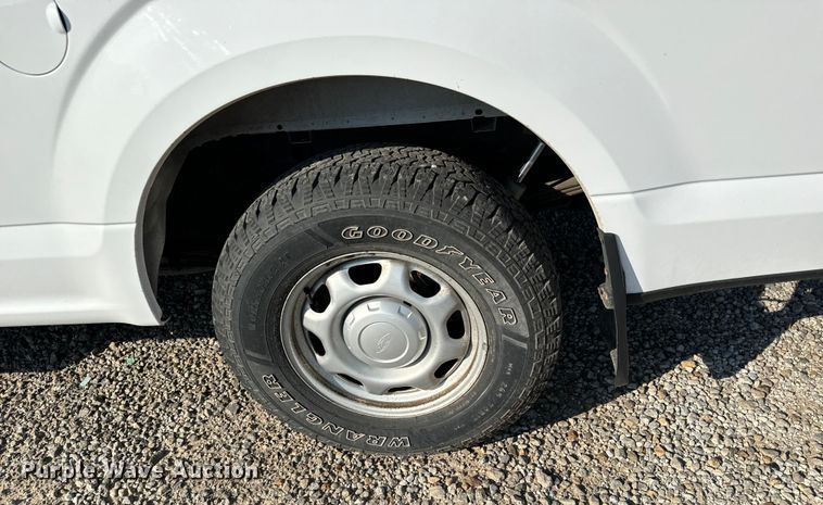 image for item MV9035 2016 Ford F150 SuperCab pickup truck