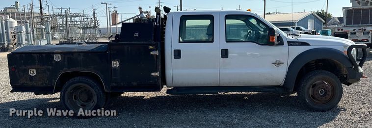 image for item MV9036 2016 Ford F550 Crew Cab flatbed truck