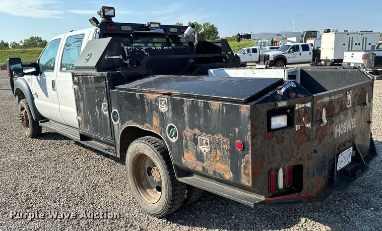 image for item MV9036 2016 Ford F550 Crew Cab flatbed truck