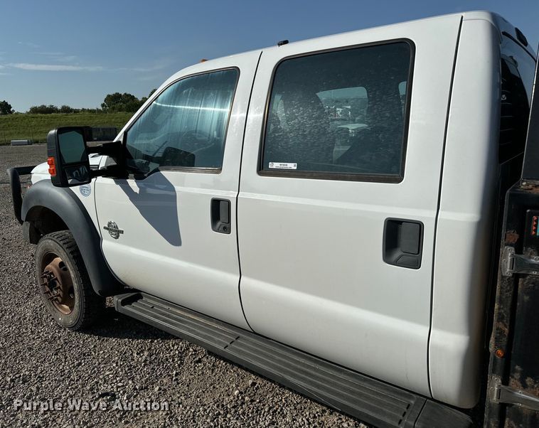 image for item MV9036 2016 Ford F550 Crew Cab flatbed truck