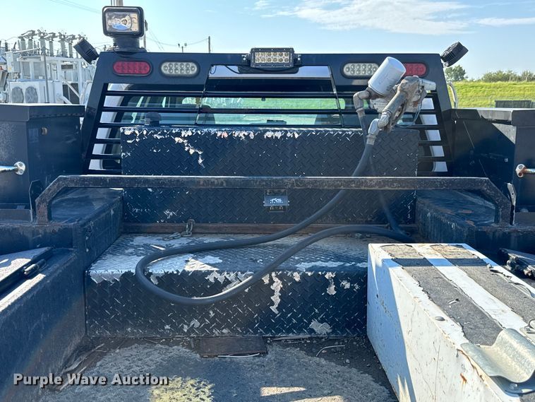 image for item MV9036 2016 Ford F550 Crew Cab flatbed truck