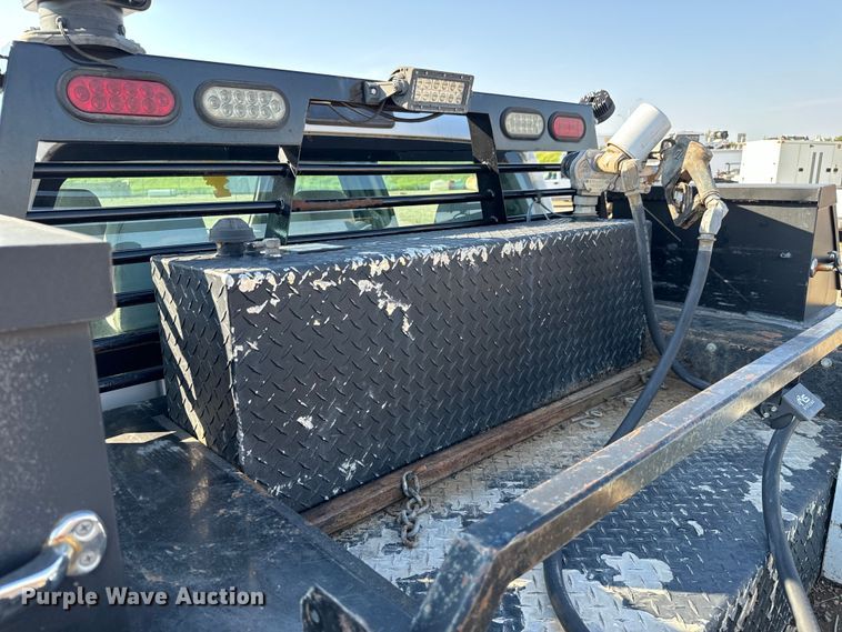 image for item MV9036 2016 Ford F550 Crew Cab flatbed truck