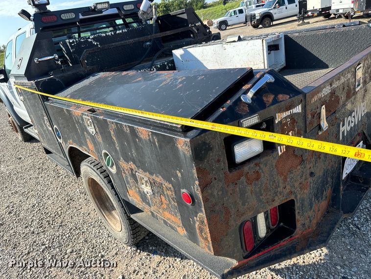 image for item MV9036 2016 Ford F550 Crew Cab flatbed truck