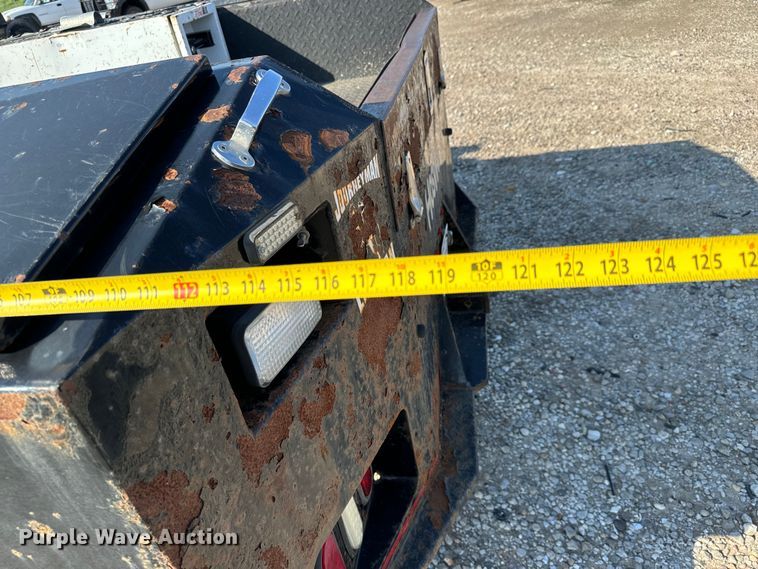 image for item MV9036 2016 Ford F550 Crew Cab flatbed truck