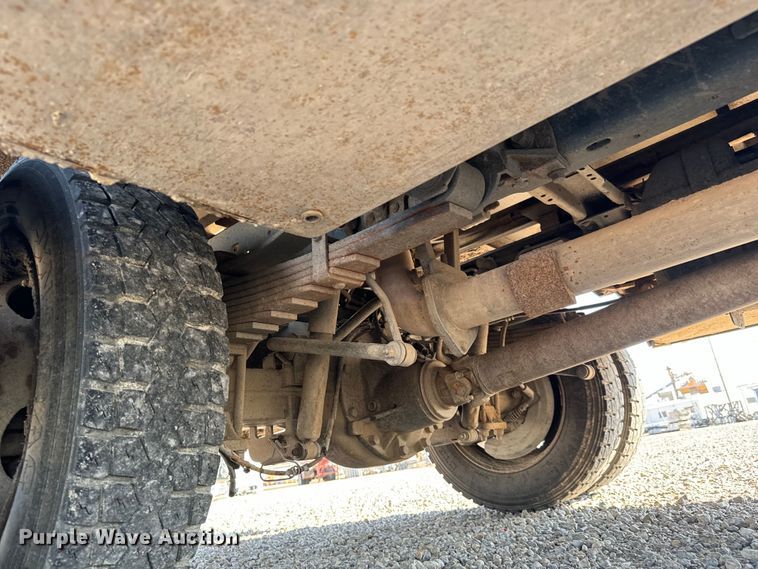 image for item MV9036 2016 Ford F550 Crew Cab flatbed truck