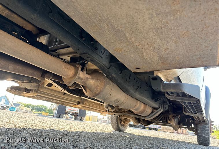 image for item MV9036 2016 Ford F550 Crew Cab flatbed truck