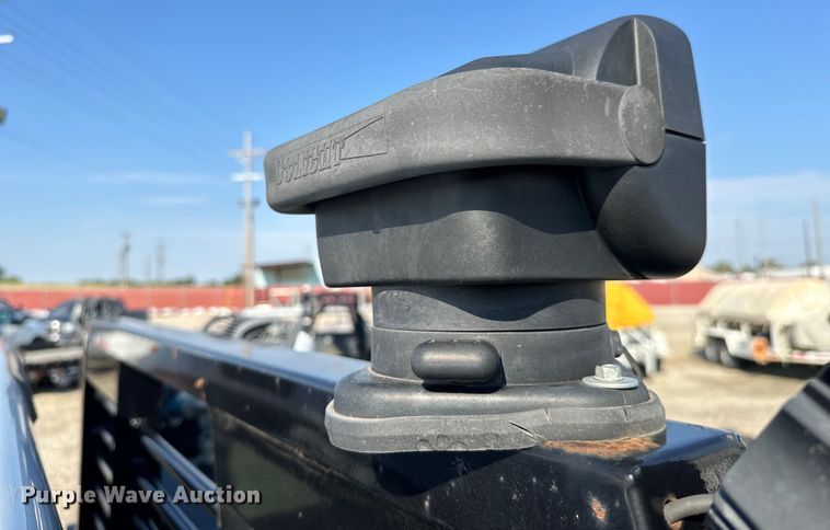 image for item MV9036 2016 Ford F550 Crew Cab flatbed truck