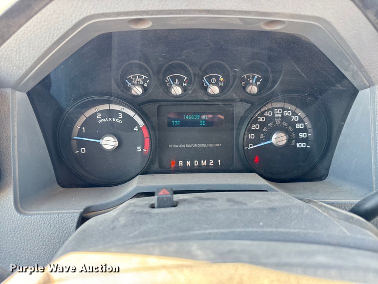 image for item MV9036 2016 Ford F550 Crew Cab flatbed truck