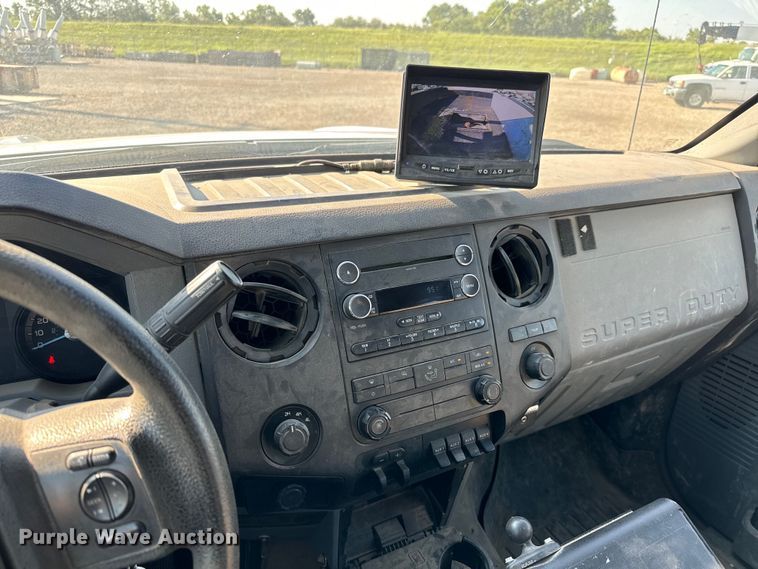 image for item MV9036 2016 Ford F550 Crew Cab flatbed truck