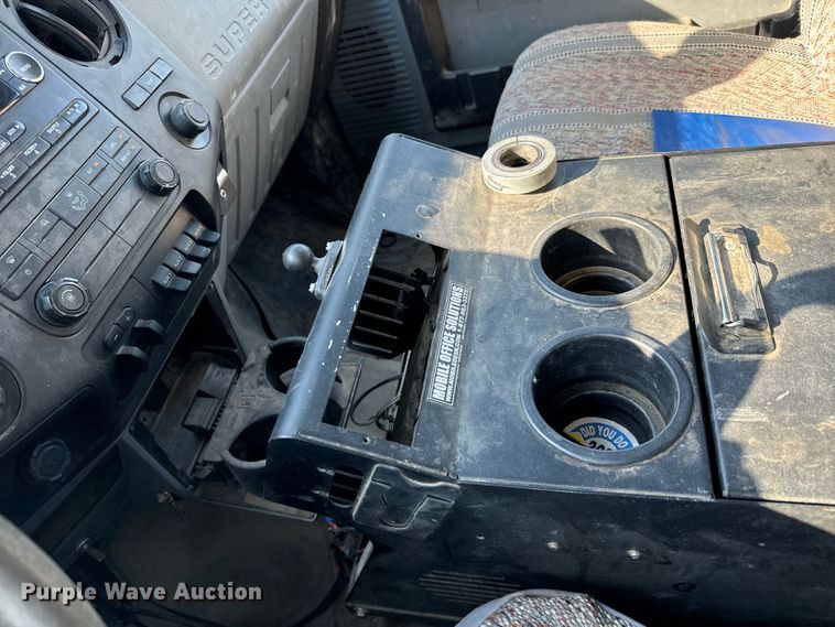 image for item MV9036 2016 Ford F550 Crew Cab flatbed truck