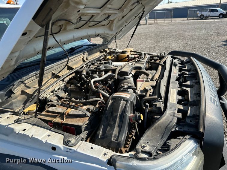 image for item MV9036 2016 Ford F550 Crew Cab flatbed truck