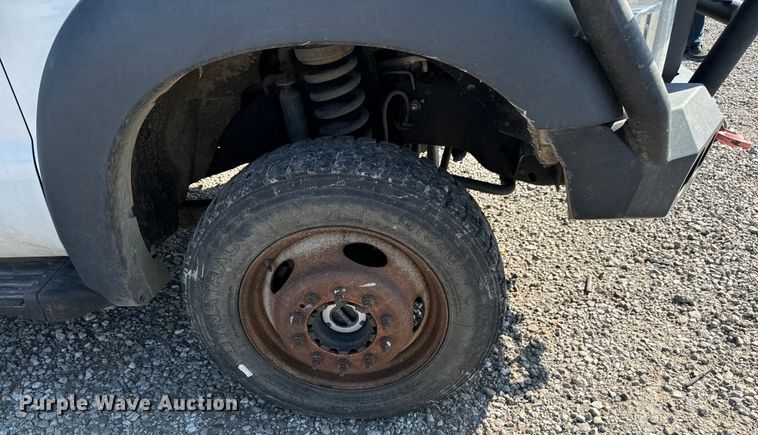 image for item MV9036 2016 Ford F550 Crew Cab flatbed truck