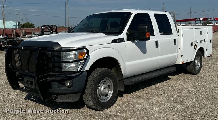 image for item MV9037 2015 Ford F250 Super Duty Crew Cab utility bed pickup truck