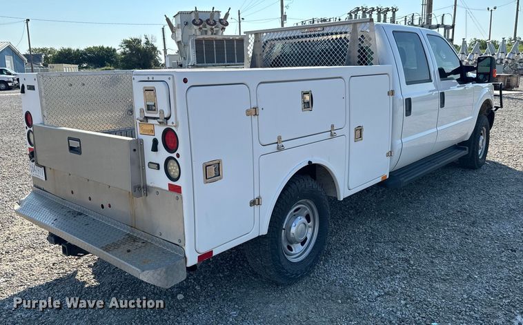 image for item MV9037 2015 Ford F250 Super Duty Crew Cab utility bed pickup truck