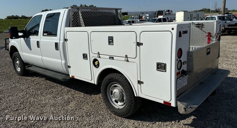 image for item MV9037 2015 Ford F250 Super Duty Crew Cab utility bed pickup truck