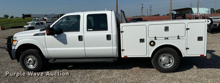 image for item MV9037 2015 Ford F250 Super Duty Crew Cab utility bed pickup truck