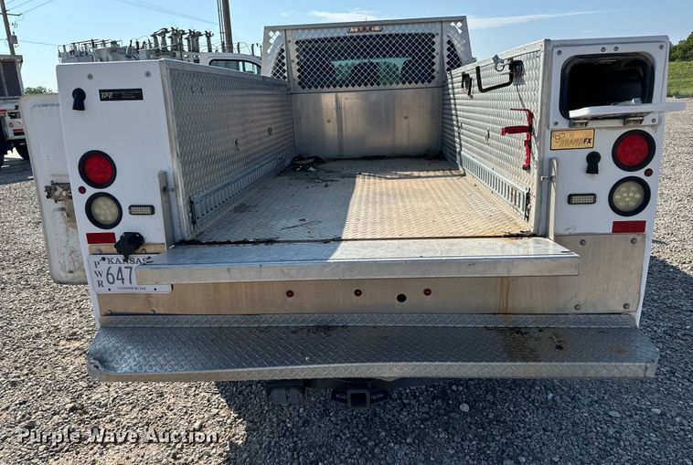 image for item MV9037 2015 Ford F250 Super Duty Crew Cab utility bed pickup truck