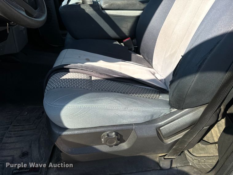 image for item MV9037 2015 Ford F250 Super Duty Crew Cab utility bed pickup truck