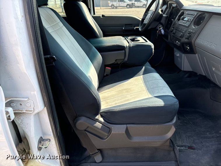 image for item MV9037 2015 Ford F250 Super Duty Crew Cab utility bed pickup truck