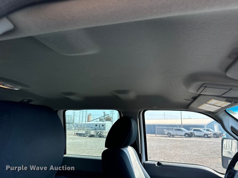 image for item MV9037 2015 Ford F250 Super Duty Crew Cab utility bed pickup truck