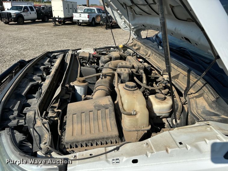 image for item MV9037 2015 Ford F250 Super Duty Crew Cab utility bed pickup truck