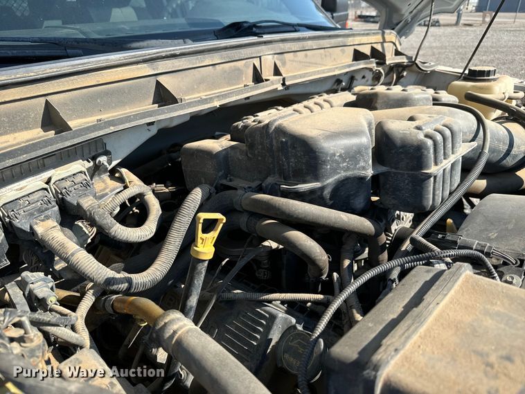 image for item MV9037 2015 Ford F250 Super Duty Crew Cab utility bed pickup truck