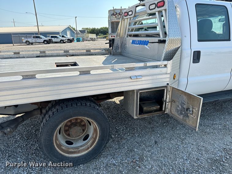 image for item MV9038 2013 Ford F450 Super Duty Crew Cab flatbed truck