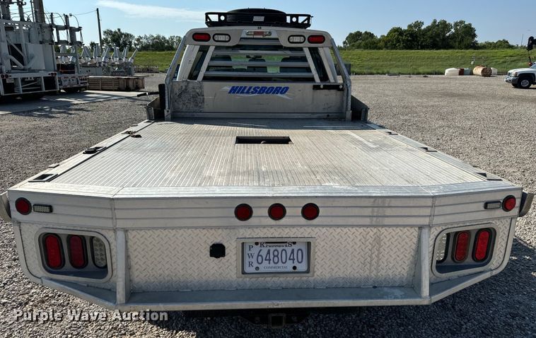 image for item MV9038 2013 Ford F450 Super Duty Crew Cab flatbed truck