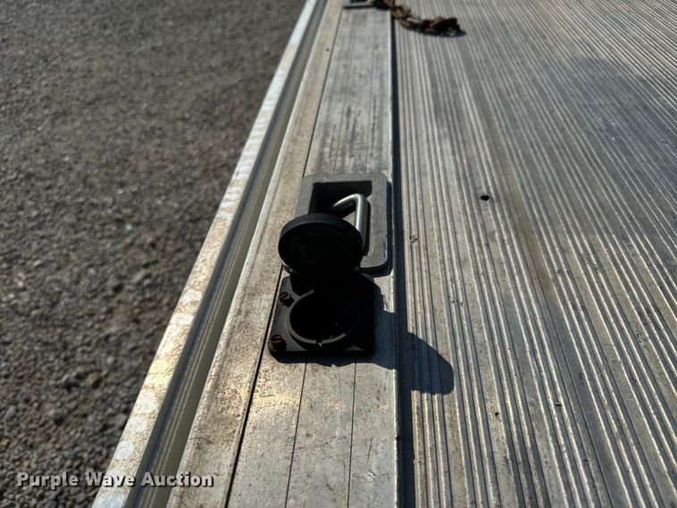 image for item MV9038 2013 Ford F450 Super Duty Crew Cab flatbed truck