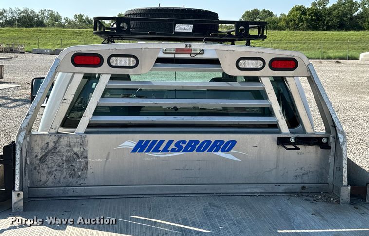 image for item MV9038 2013 Ford F450 Super Duty Crew Cab flatbed truck