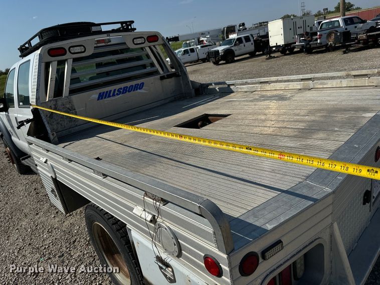 image for item MV9038 2013 Ford F450 Super Duty Crew Cab flatbed truck