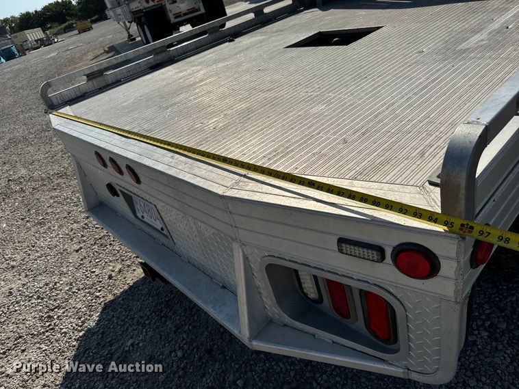 image for item MV9038 2013 Ford F450 Super Duty Crew Cab flatbed truck