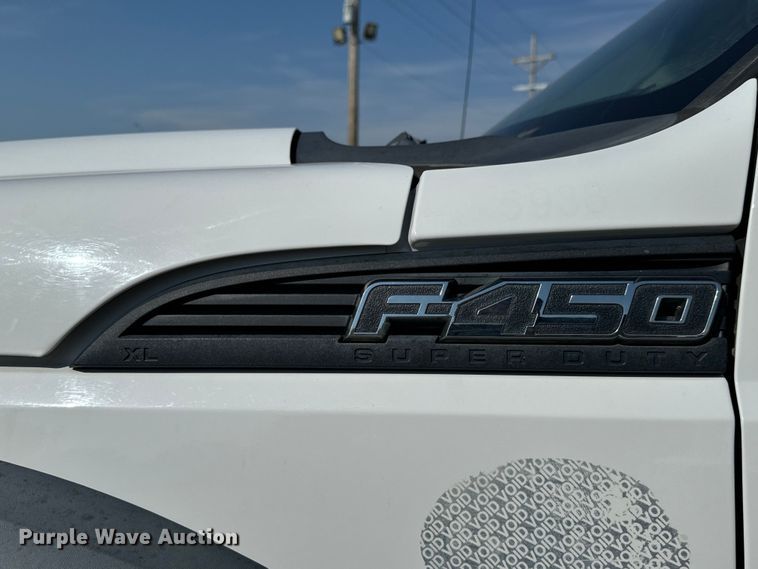 image for item MV9038 2013 Ford F450 Super Duty Crew Cab flatbed truck