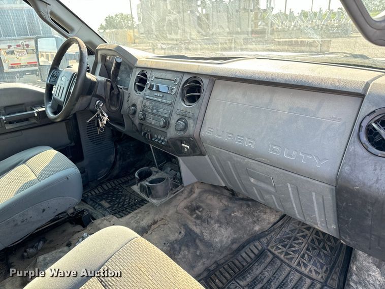 image for item MV9038 2013 Ford F450 Super Duty Crew Cab flatbed truck