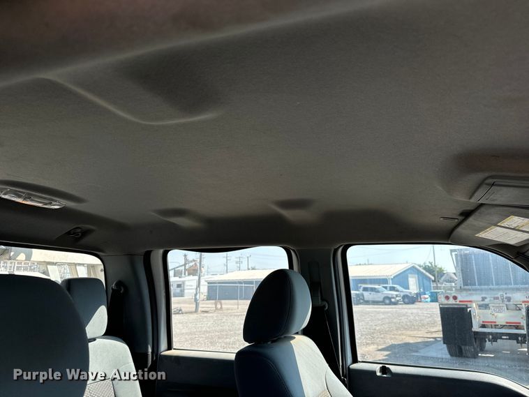 image for item MV9038 2013 Ford F450 Super Duty Crew Cab flatbed truck