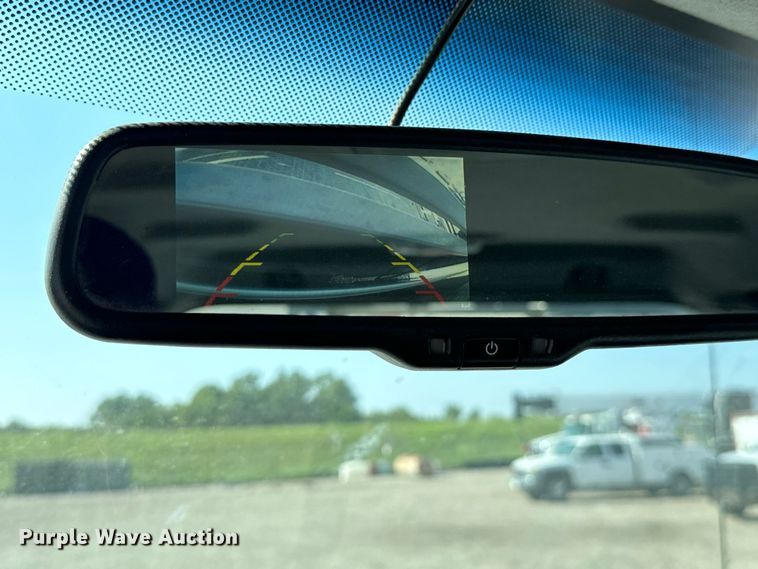 image for item MV9038 2013 Ford F450 Super Duty Crew Cab flatbed truck