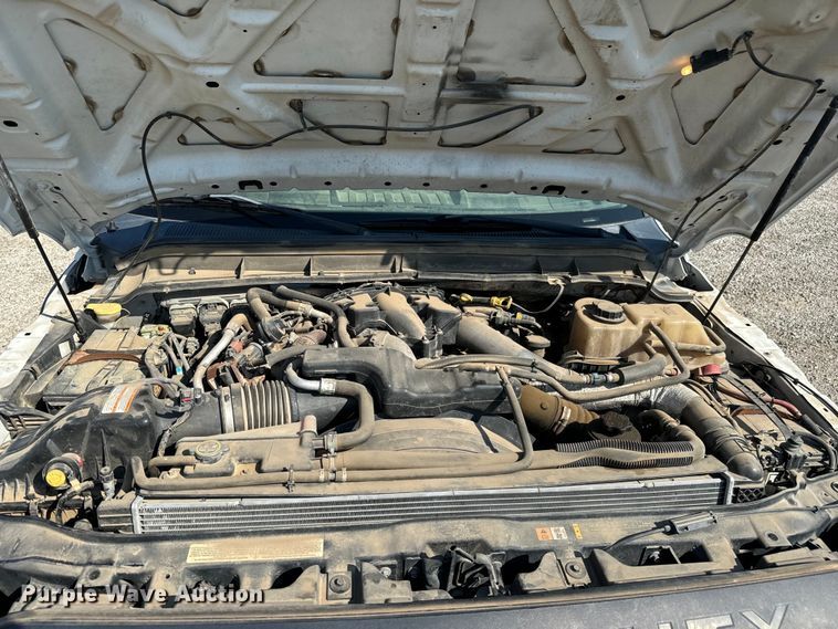 image for item MV9038 2013 Ford F450 Super Duty Crew Cab flatbed truck