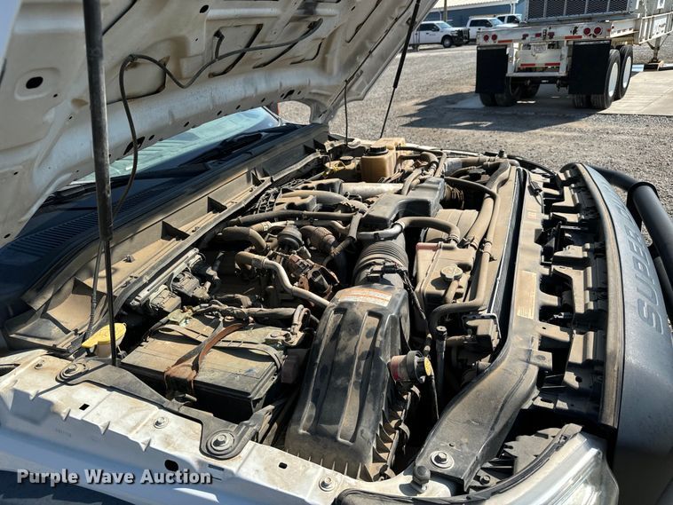 image for item MV9038 2013 Ford F450 Super Duty Crew Cab flatbed truck