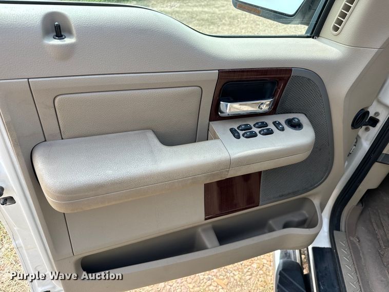 image for item MV9039 2008 Ford F150 Lariat SuperCrew pickup truck