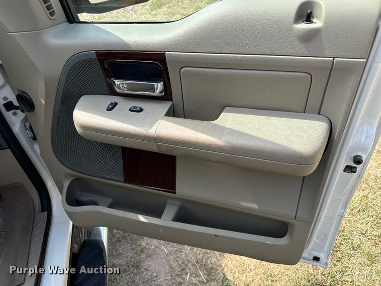 image for item MV9039 2008 Ford F150 Lariat SuperCrew pickup truck