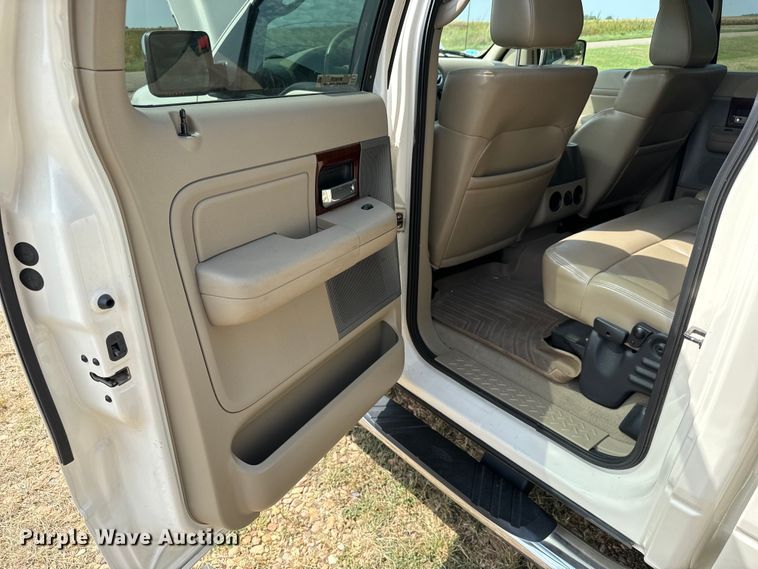 image for item MV9039 2008 Ford F150 Lariat SuperCrew pickup truck