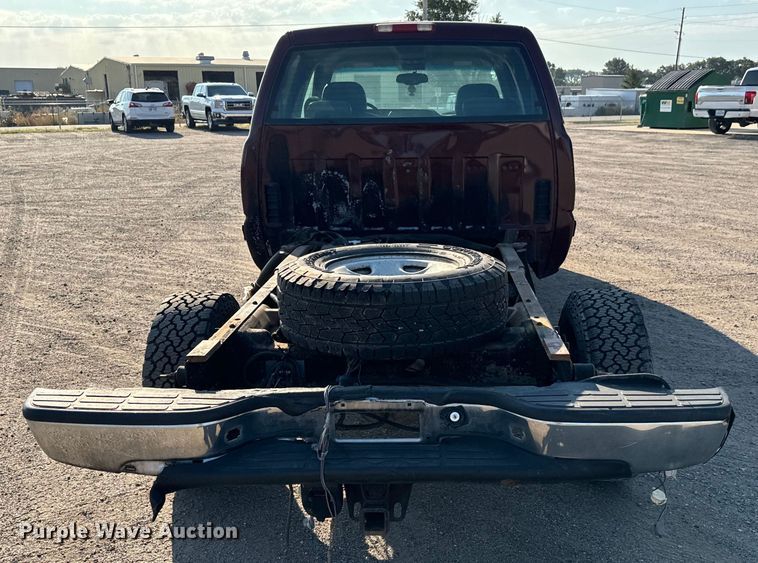 image for item MV9041 2001 Chevrolet Silverado 2500HD LT Crew Cab pickup truck